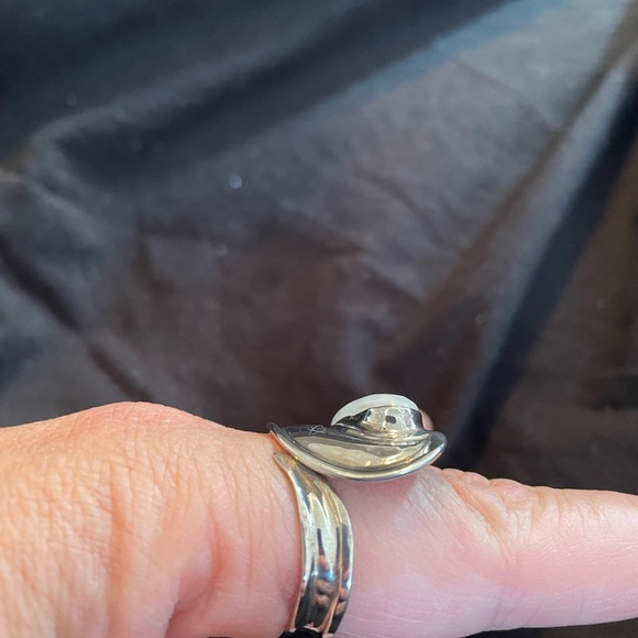 Silver adjustable ring - Picture 2 of 4